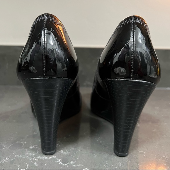 Tory Burch Sophie Wedge Patent Leather Shoes - Picture 8 of 8